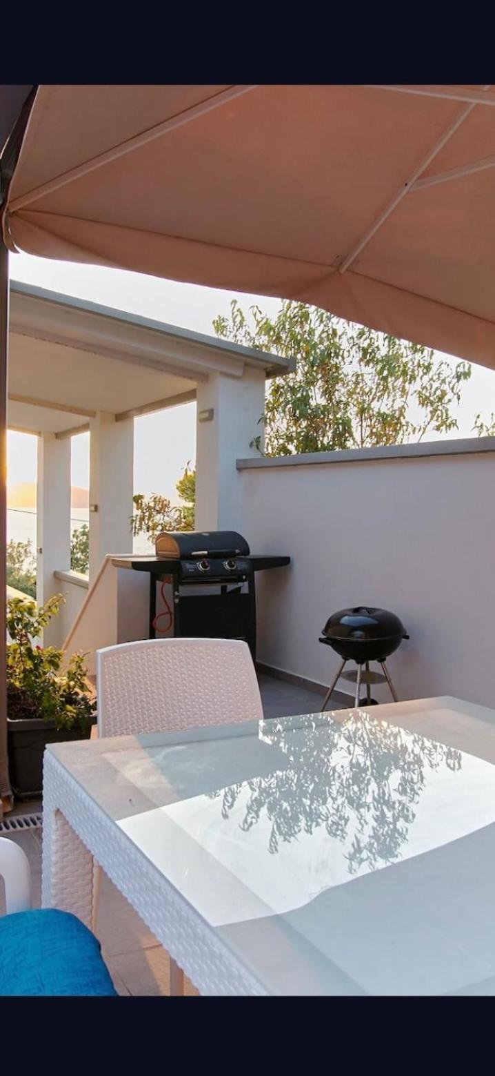 Villa The Bordeaux Door Aegina Exterior foto